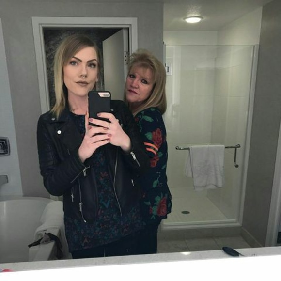 Meet your Posher, Robin - Picture 1 of 1